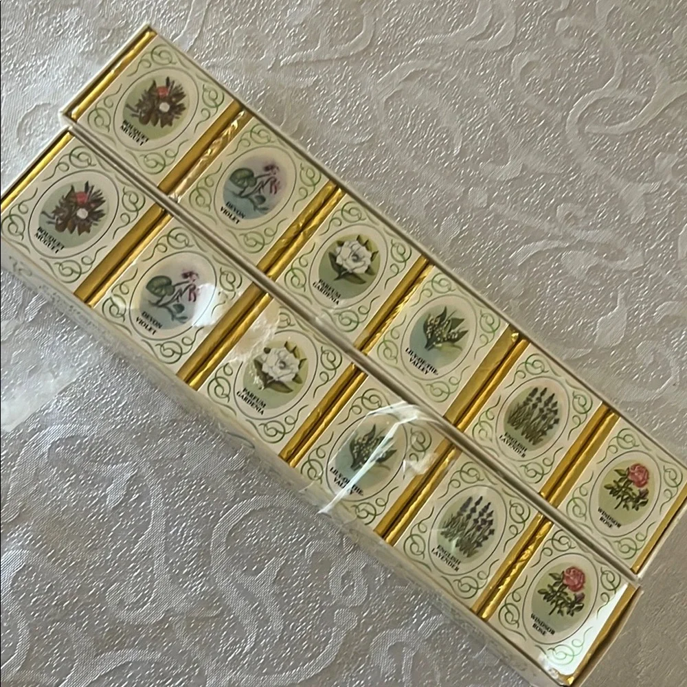Vintage Laray English Floral Scented Soap Set 2x6